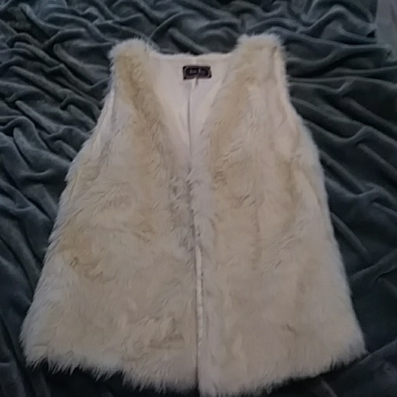 Fur vest - Picture 1 of 4
